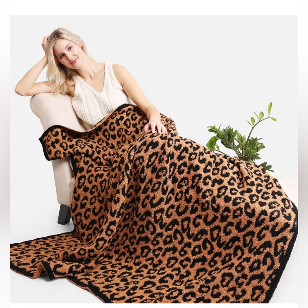 Comfy Luxe Animal Print Blanket - Picture 5 of 11